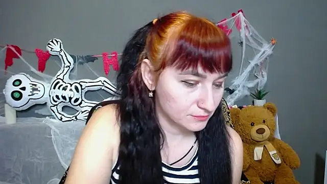 NinaFlawlees online show from November 1, 1:13 pm