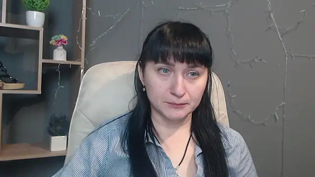 NinaFlawlees online show from December 3, 12:58 pm