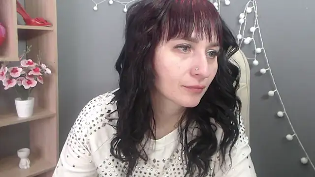 NinaFlawlees online show from February 19, 7:04 am