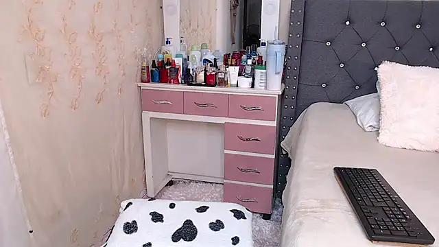 CanndyBrunett online show from April 14, 7:20 pm