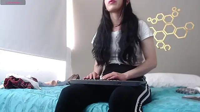 adriscute online show from January 9, 9:16 pm