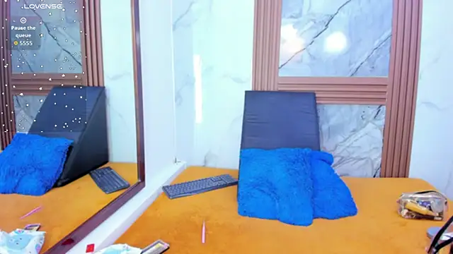 HannyMansonh online show from December 14, 3:56 am