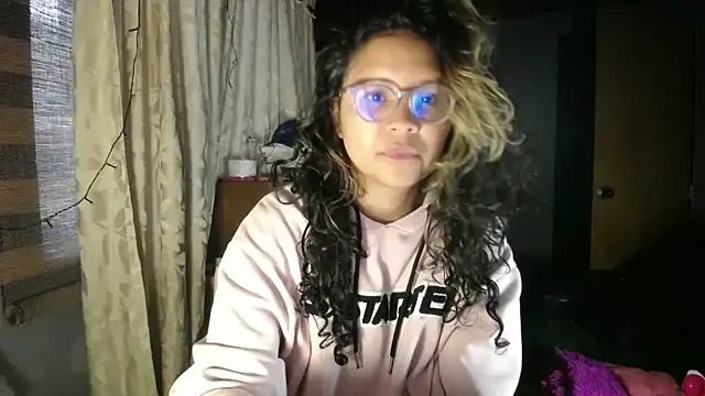 Hathorlove online show from November 28, 9:50 pm