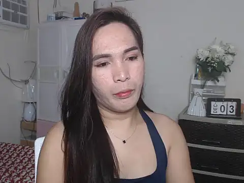 Snapshot of Msyensmith chatting on December 3, 5:26 am Msyensmith online show from December 3, 5:26 am