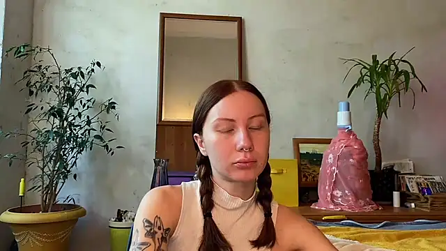 elfess online show from September 9, 7:08 am