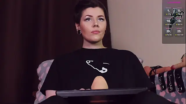 Luna Blake online show from February 9, 4:07 pm