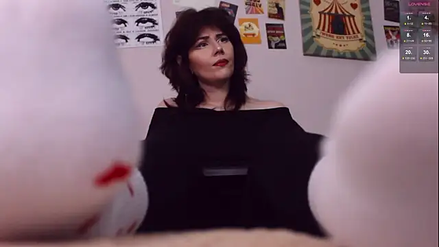 Snapshot of Luna_Blake chatting on February 19, 10:33 am Luna Blake online show from February 19, 10:33 am