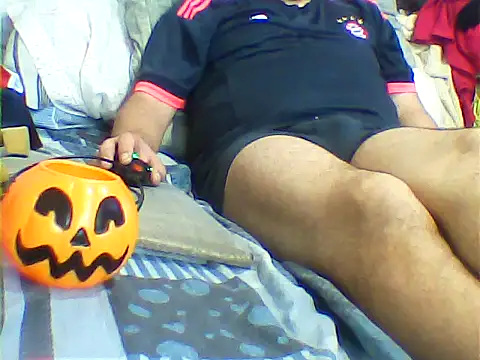 Snapshot of messi_syssy chatting on October 27, 10:58 pm messi syssy online show from October 27, 10:58 pm