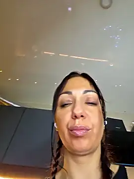 LeticiaWoods online show from December 5, 8:45 am