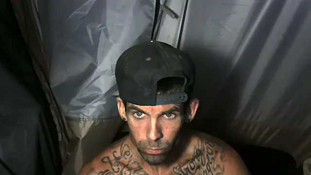 prettyboytatted69 online show from April 8, 7:08 am