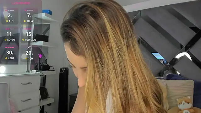 monroeglez5  online show from March 19, 9:41 pm