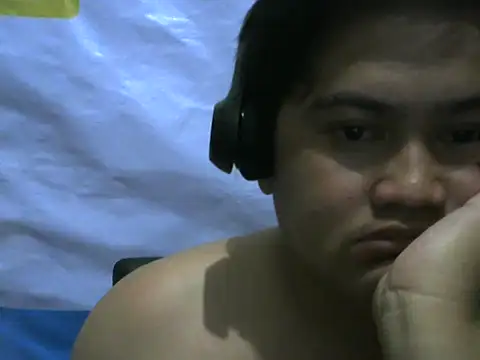 Yummy Tommy21 online show from September 29, 7:08 pm