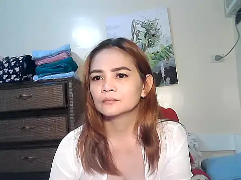 Snapshot of Kisses-13 chatting on February 24, 1:53 pm Kisses-13 online show from February 24, 1:53 pm