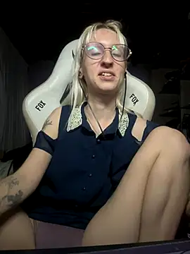 bunnydark00 online show from November 22, 3:16 am