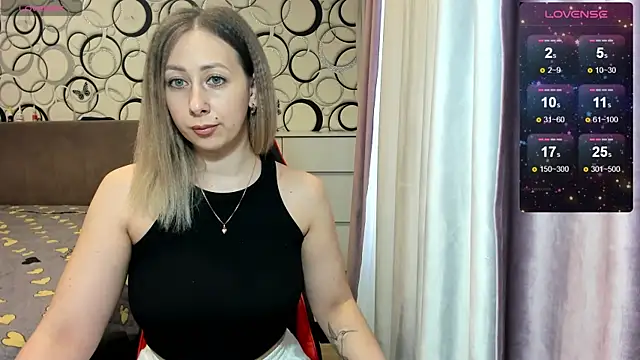 Snapshot of KristinaVegasss chatting on February 17, 9:56 am KristinaVegasss online show from February 17, 9:56 am