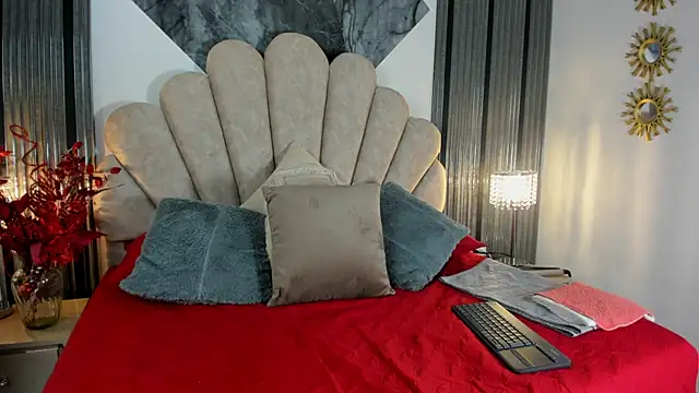 Naughty  Mom online show from January 13, 2:33 pm