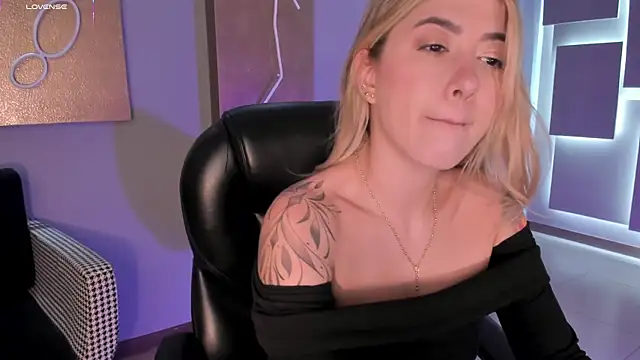 EveBensonX online show from November 10, 12:37 pm