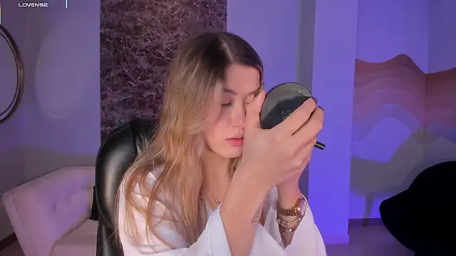 EveBensonX online show from February 14, 12:46 pm