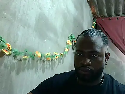 Snapshot of 2ocmaxi chatting on October 25, 7:19 pm 2ocmaxi online show from October 25, 7:19 pm