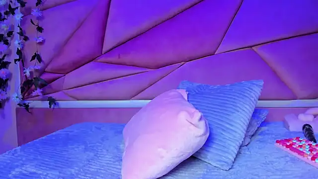 luna miler  online show from October 29, 2:58 am