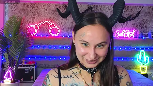 Snapshot of Cool_Freak_ chatting on July 3, 9:59 am Cool Freak online show from July 3, 9:59 am