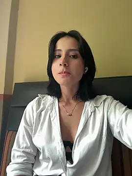 Ale Lewis online show from February 15, 9:15 pm