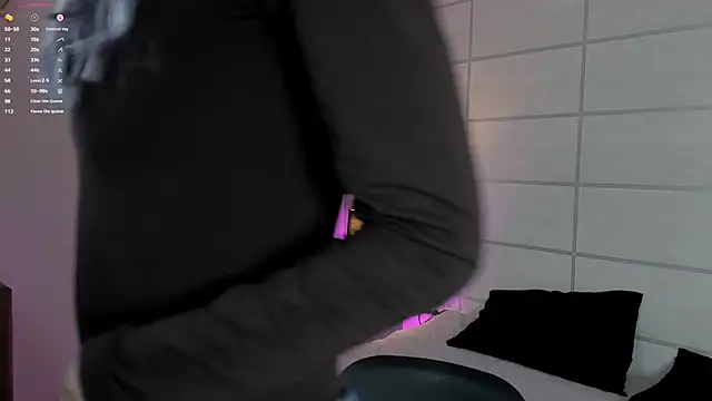 NanaRott online show from April 8, 8:09 pm