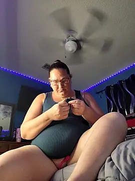 SexyNikki6969 online show from April 6, 11:16 pm