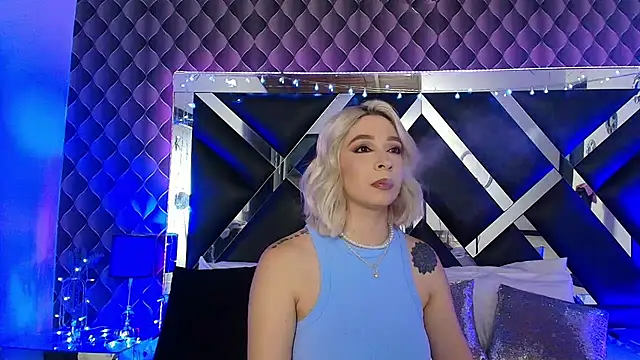 victoriaa lee  online show from March 6, 8:49 pm