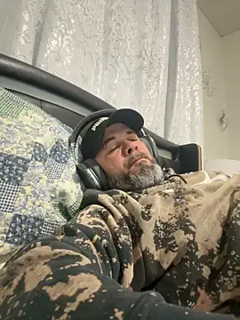 Snapshot of Cristian-Brayan chatting on November 6, 11:22 am Cristian-Brayan online show from November 6, 11:22 am