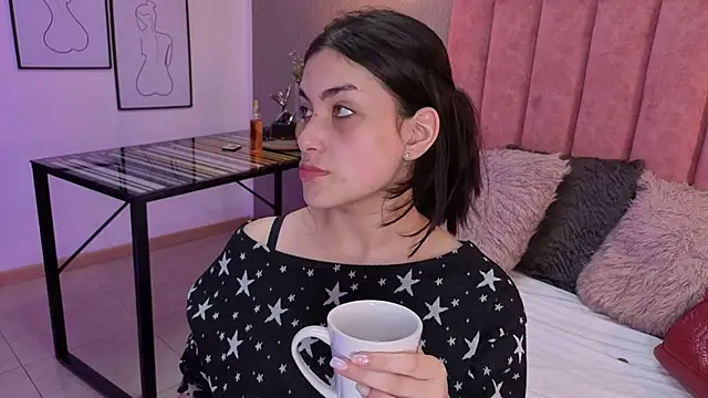 Alexa Thaylor  online show from May 19, 4:46 pm