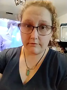 Snapshot of MissMagicMushroom chatting on February 23, 7:55 am MissMagicMushroom online show from February 23, 7:55 am