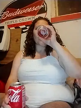 Snapshot of MissMagicMushroom chatting on October 28, 9:13 am MissMagicMushroom online show from October 28, 9:13 am