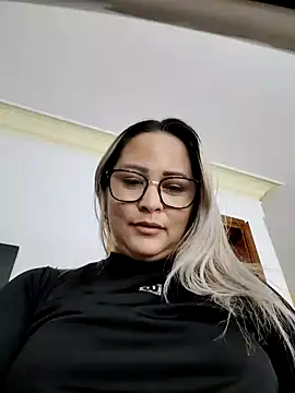 Snapshot of WANDAFOXX1 chatting on December 29, 12:20 am WANDAFOXX1 online show from December 29, 12:20 am