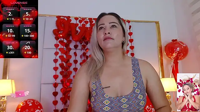 Snapshot of WANDAFOXX1 chatting on February 15, 7:16 am WANDAFOXX1 online show from February 15, 7:16 am