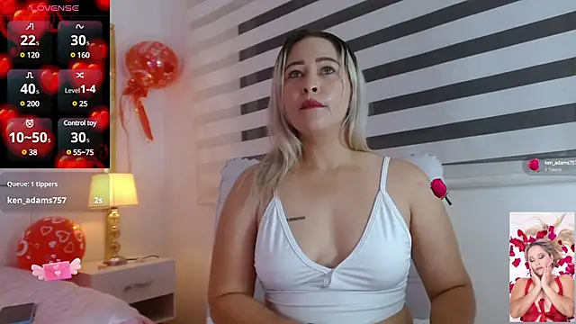 Snapshot of WANDAFOXX1 chatting on February 18, 3:21 am WANDAFOXX1 online show from February 18, 3:21 am