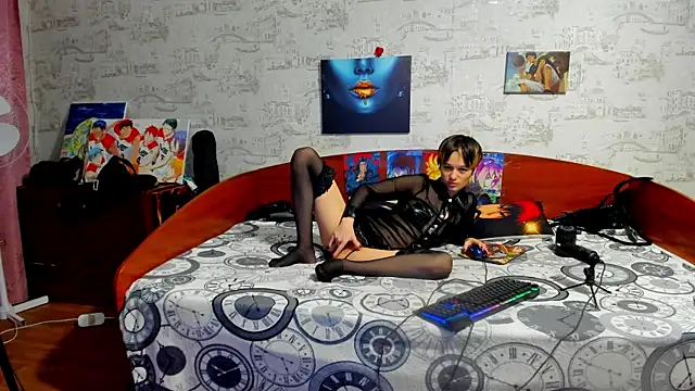 KagamiTayga online show from November 7, 2:55 am