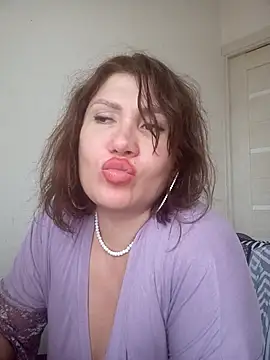 Snapshot of ROXOLANAA_SEXY chatting on October 18, 12:39 pm ROXOLANAA SEXY online show from October 18, 12:39 pm