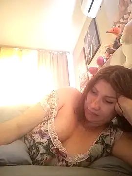 Snapshot of ROXOLANAA_SEXY chatting on November 5, 7:30 am ROXOLANAA SEXY online show from November 5, 7:30 am