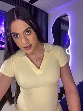 Snapshot of Naughtysofiaa chatting on July 16, 12:38 am Naughtysofiaa online show from July 16, 12:38 am