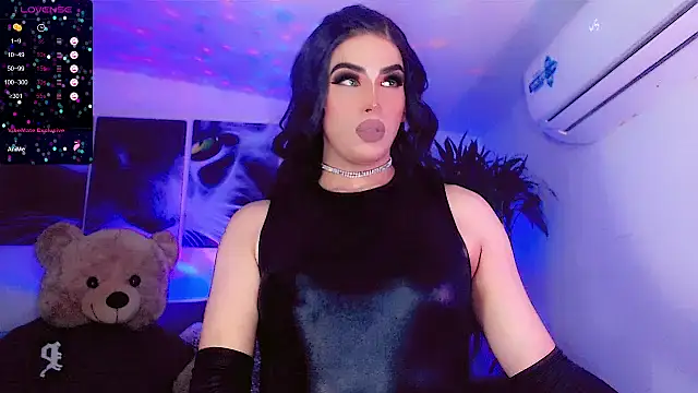 Sophiesweet5 online show from April 12, 6:40 am