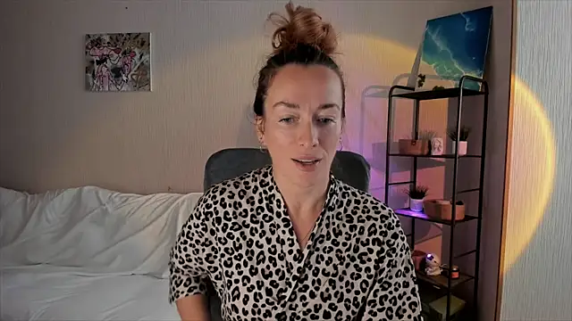 RebeccaMartinez online show from September 28, 6:30 am