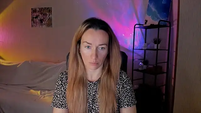 RebeccaMartinez online show from December 4, 7:39 am