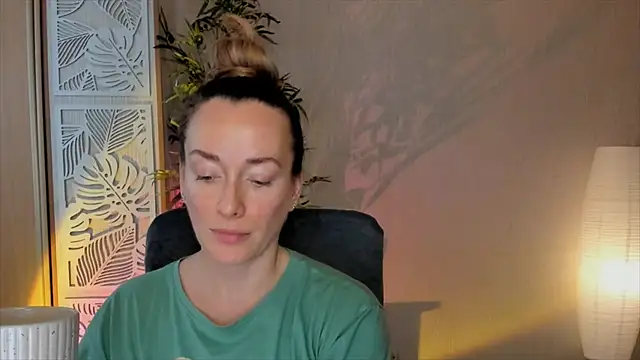 RebeccaMartinez online show from February 17, 6:43 am