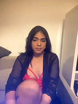 sophiahot thick online show from November 11, 9:15 pm