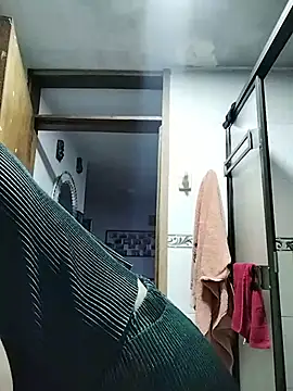 Snapshot of katha_steele_ chatting on October 18, 10:05 am katha steele online show from October 18, 10:05 am