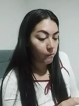 Snapshot of katha_steele_ chatting on October 25, 10:01 am katha steele online show from October 25, 10:01 am