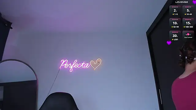 daniela hornny online show from March 4, 5:46 am