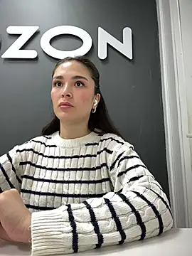 Snapshot of Sweet_Lollypop chatting on January 31, 6:24 am Sweet Lollypop online show from January 31, 6:24 am