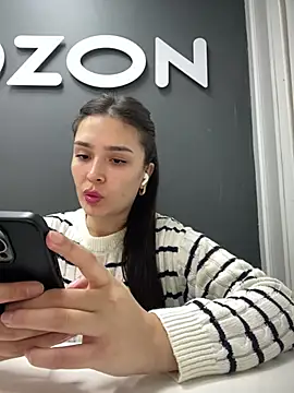 Snapshot of Sweet_Lollypop chatting on February 27, 4:43 pm Sweet Lollypop online show from February 27, 4:43 pm